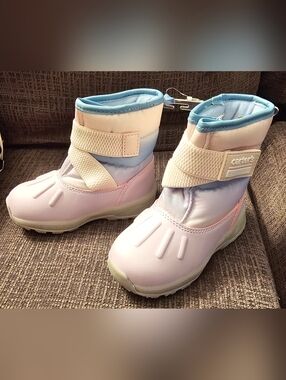 NEW Carter’s Toddler Girls Snow Winter Light Up Boots Lilac Size 7M